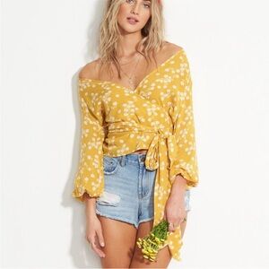 NWT Billabong wrap blouse.